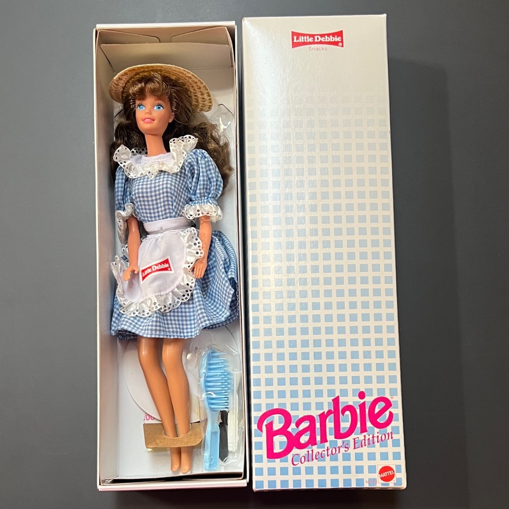 NWT Vintage 1992 Barbie Collectors Edition Little Debbie Doll 10123